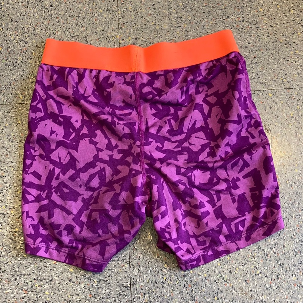 Patterned Nike Pros - Picture 3 of 3